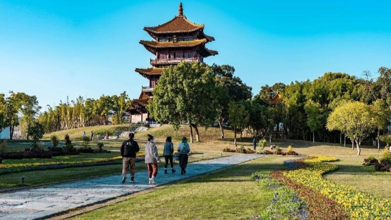 何以中国 瓷耀千年|“三度”共生 景德镇陶阳里的活态传承密码