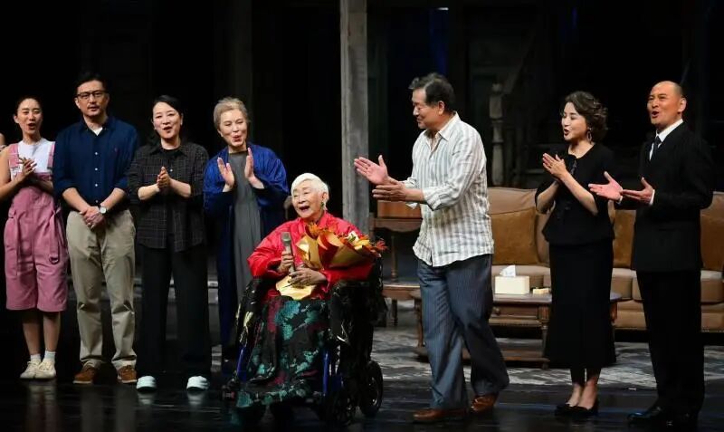 北京人艺，全场高喊“生日快乐”！