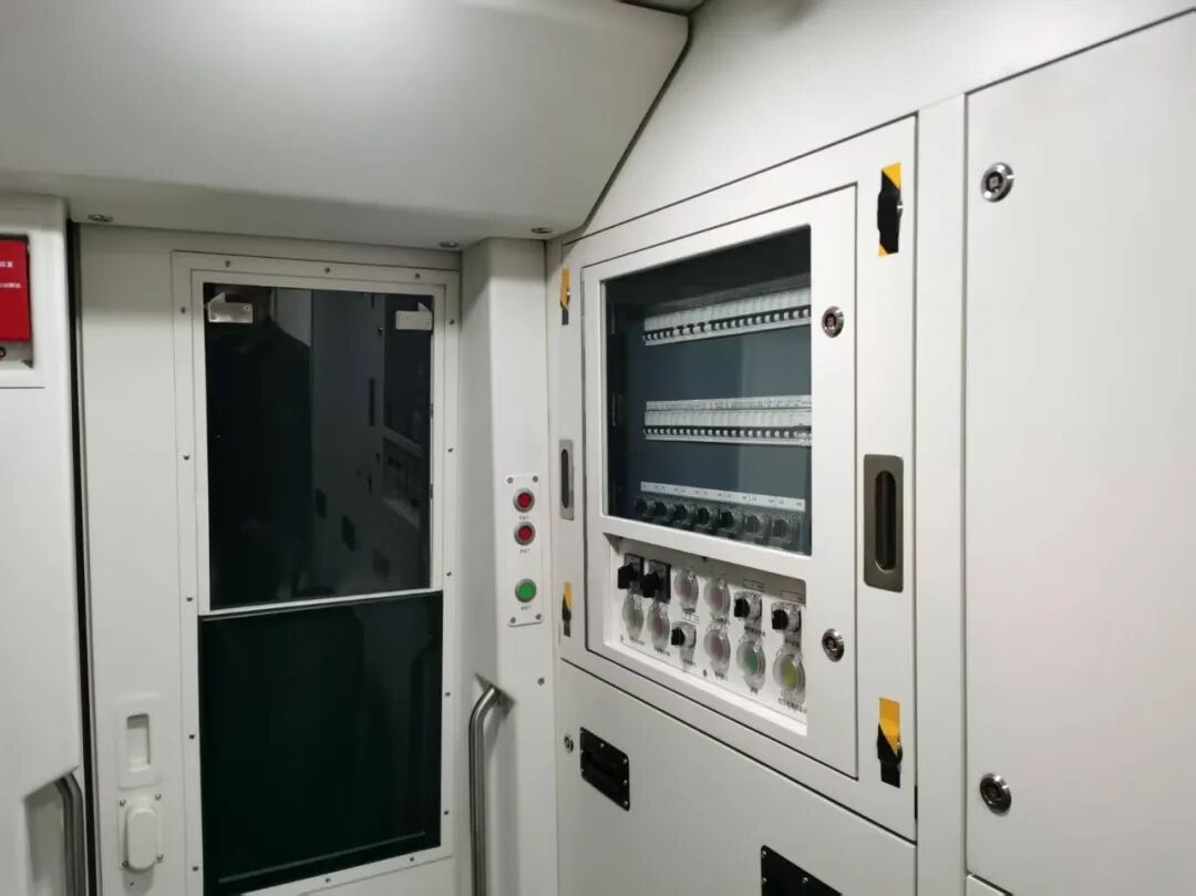 哈尔滨宠客太贴心：适应天气和乘客反馈，地铁加热座椅可“半暖”、可“全暖”