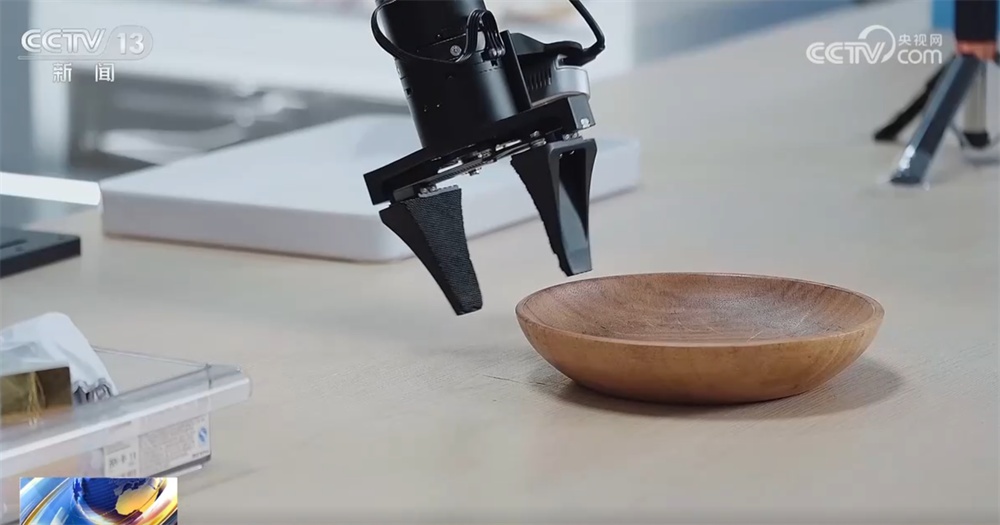 AI赋能让制造业实现精度与效率“双增” “人工智能+”为经济增长注入新动能 AI赋能让制造业实现精度与效率“双增” “人工智能+”为经济增长注入新动能