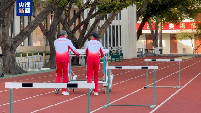 刘景扬和“兼职”教练麦国强，这样练成冠军！