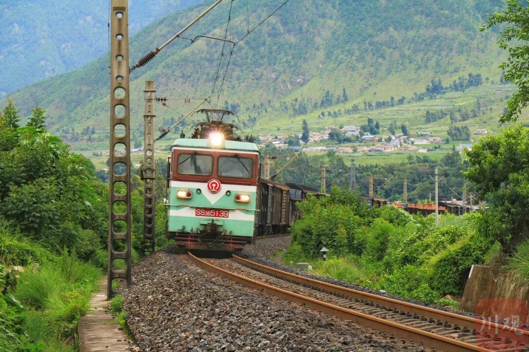 成昆线“山区骏马”正式退役！但慢火车还在……