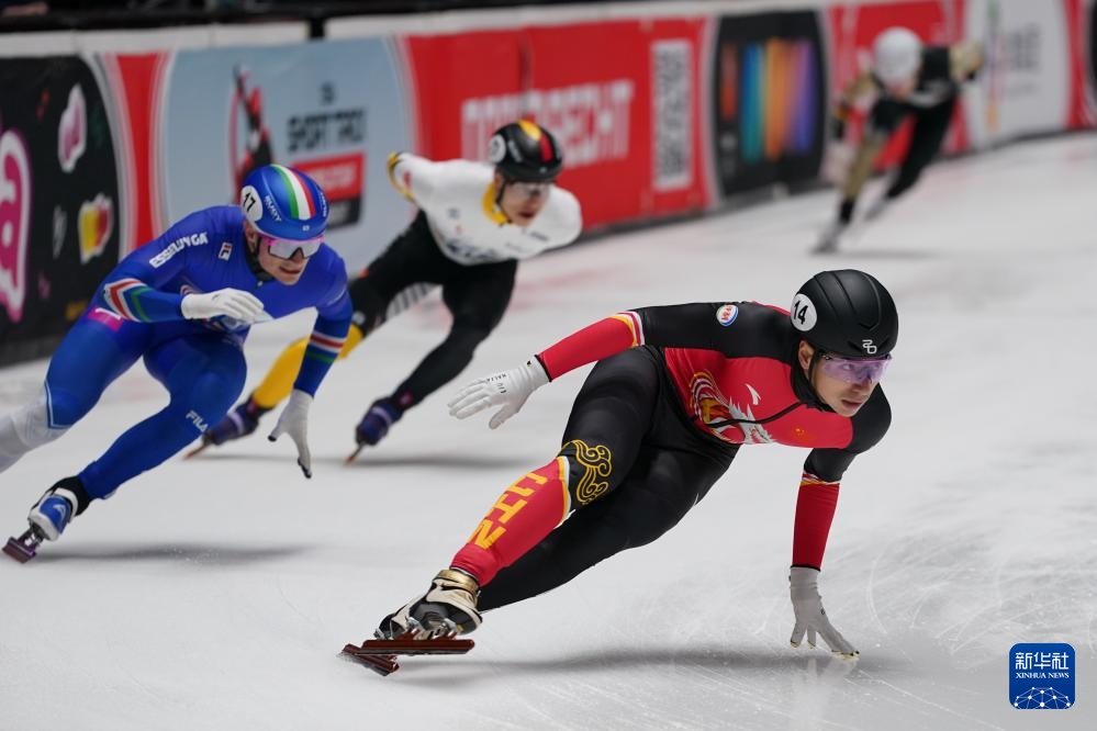 短道速滑世巡赛第四站:中国队晋级男子5000米接力A组决赛 短道速滑世巡赛第四站:中国队晋级男子5000米接力A组决赛