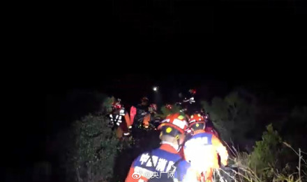 男子从悬崖坠落200米奇迹生还 男子从悬崖坠落200米奇迹生还