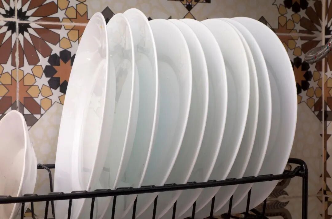 洗碗海绵可能比你家马桶圈还要脏，这3个洗碗误区人人都该知道→