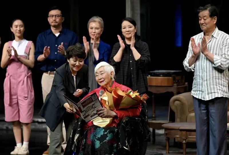 北京人艺，全场高喊“生日快乐”！