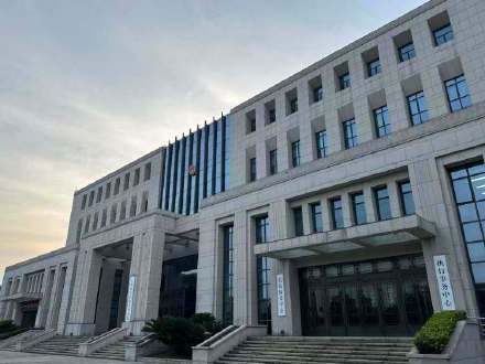 女主播拒绝与榜一大哥假恋爱被诉索赔30万元，法院判决：不用赔