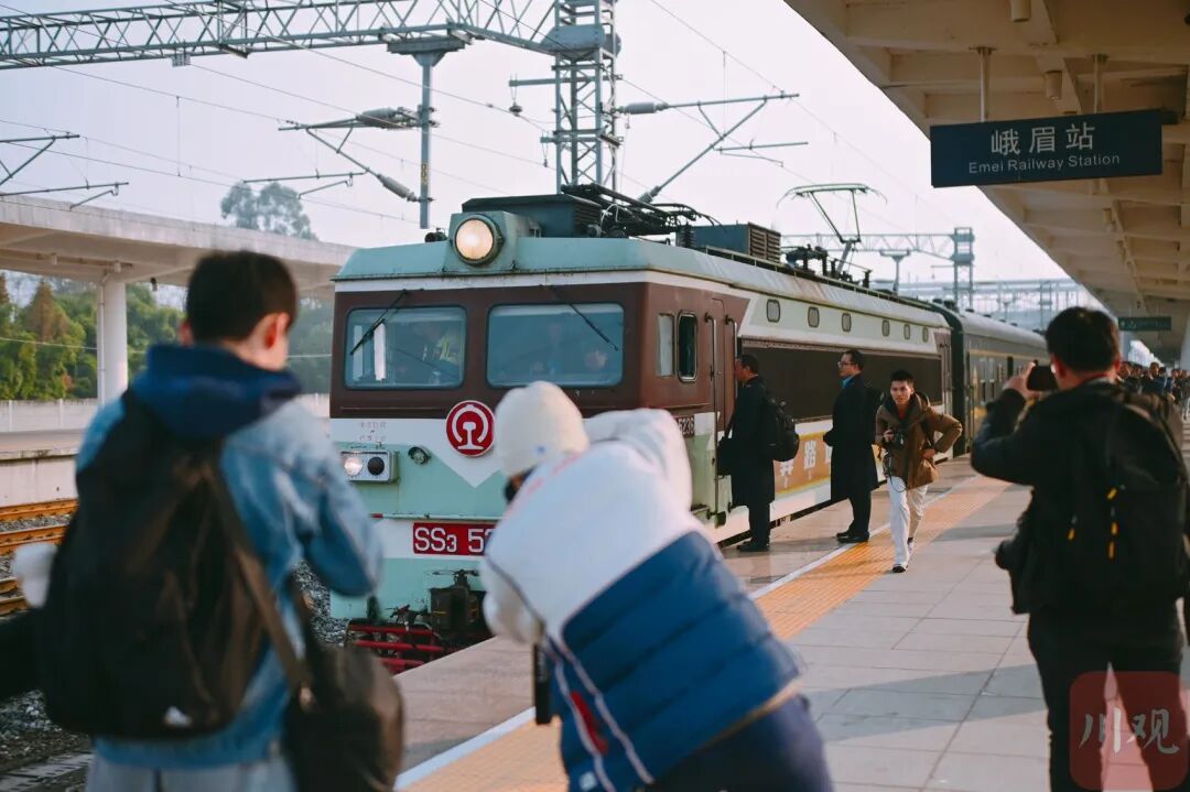 成昆线“山区骏马”正式退役！但慢火车还在……