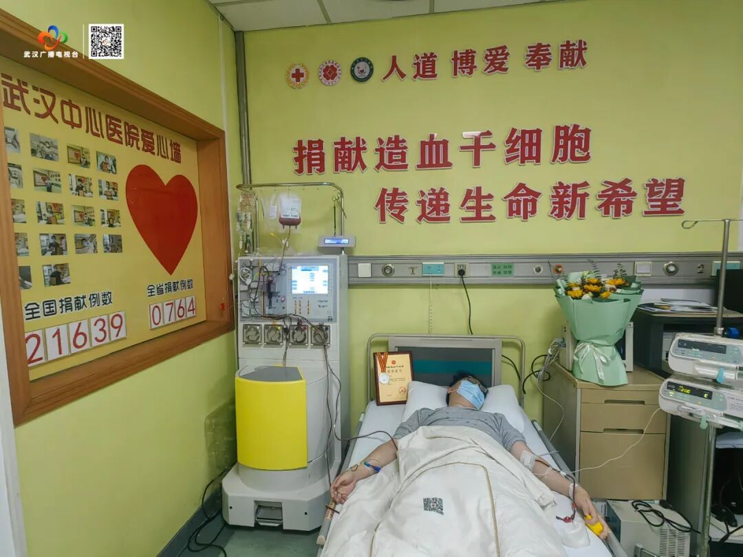 今天，25岁武汉小伙与5岁陌生女孩千里“结缘”！