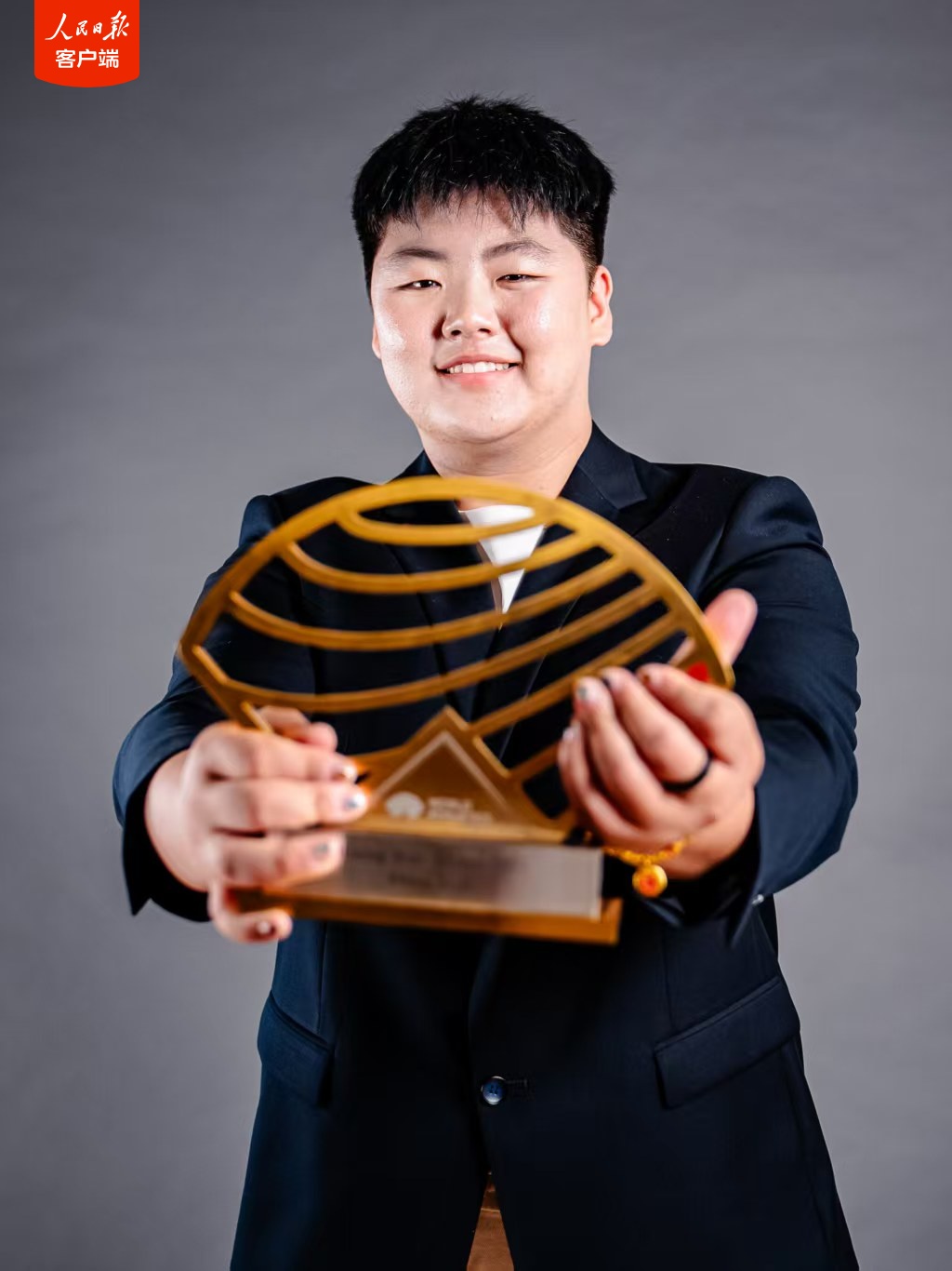 祝贺！张家乐荣膺世界田联年度新星