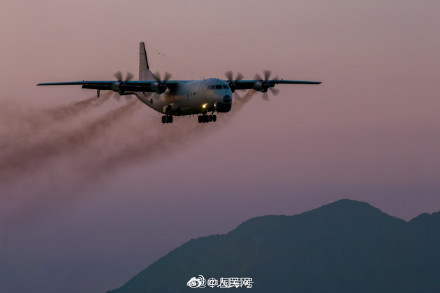 帅！战机披上了晚霞限定皮肤