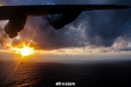 帅！战机披上了晚霞限定皮肤