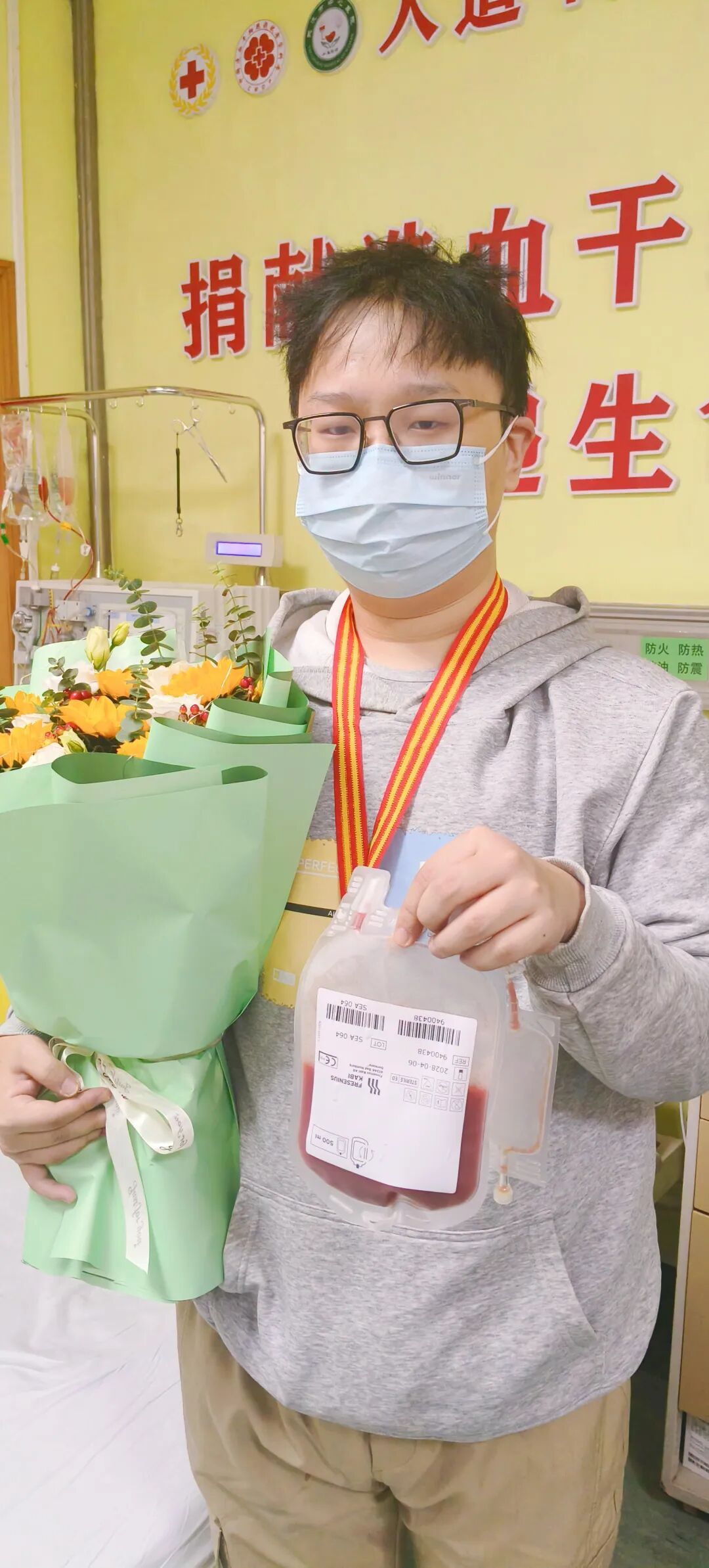 今天，25岁武汉小伙与5岁陌生女孩千里“结缘”！