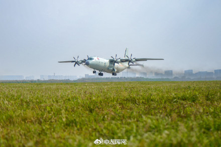 帅！战机披上了晚霞限定皮肤