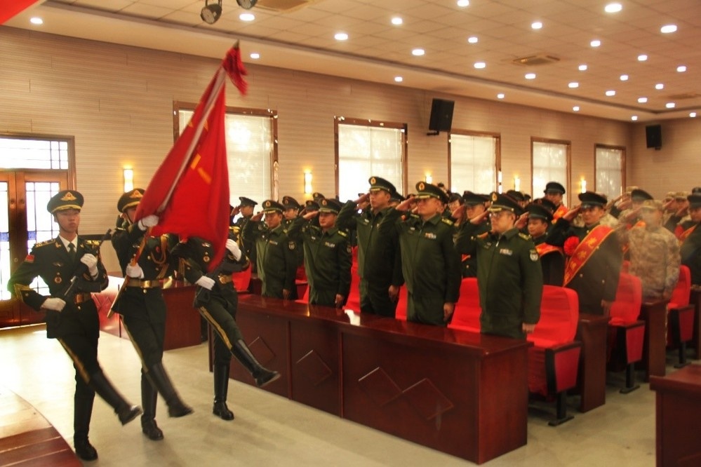 再见了军营，再见了战友