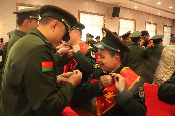 再见了军营，再见了战友