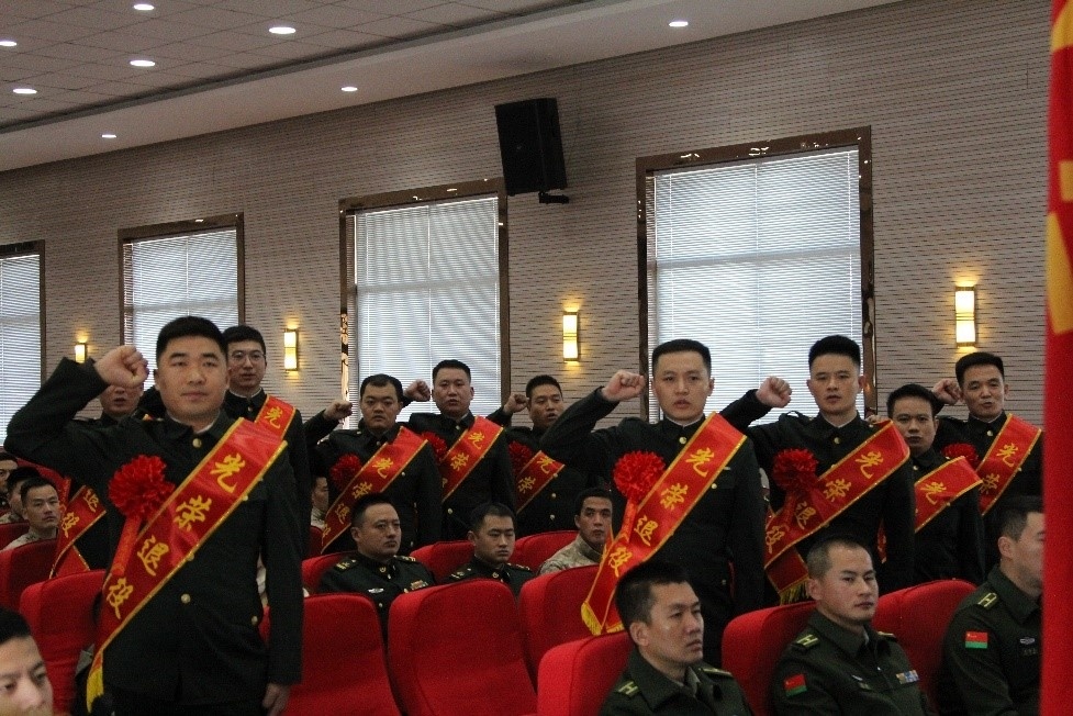 再见了军营，再见了战友