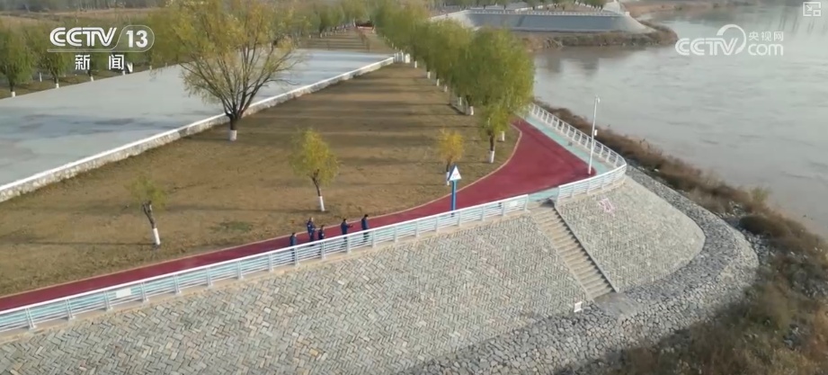 各地细化服务加固大棚、保证热源、加强巡查 办实民生小事保障百姓生产生活