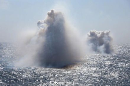 海军湖北舰开展实战化训练 海军湖北舰开展实战化训练