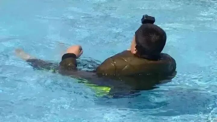 女子跳河自杀未遂，多亏了一件羽绒服……