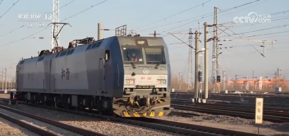 能源保供迎来寒潮“大考” “钢铁巨龙”为电煤运输提供“硬支撑”