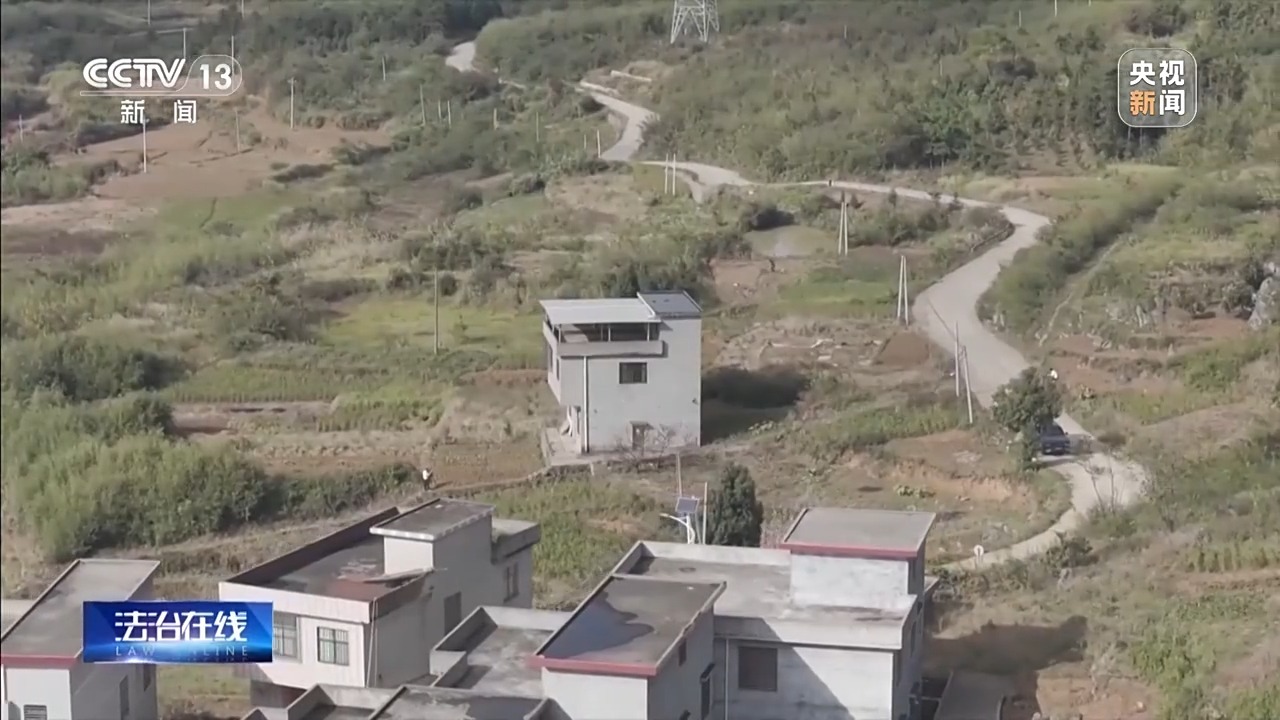 打印机印假钞、用找零换真钞 三人伪造货币均获刑十年 打印机印假钞、用找零换真钞 三人伪造货币均获刑十年