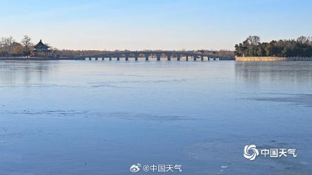 冰封时刻 北京颐和园昆明湖开启镜面模式 冰封时刻 北京颐和园昆明湖开启镜面模式