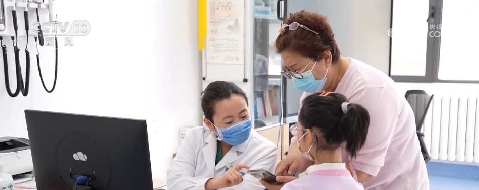 诊前化验、线上看诊……守好健康防线 基层医疗机构多举措破解流感季“就医难” 诊前化验、线上看诊……守好健康防线 基层医疗机构多举措破解流感季“就医难”