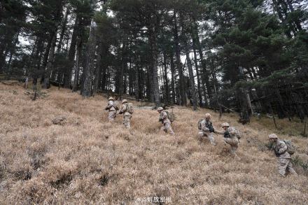 走起!带你看墨脱边防军人的巡逻路 走起!带你看墨脱边防军人的巡逻路