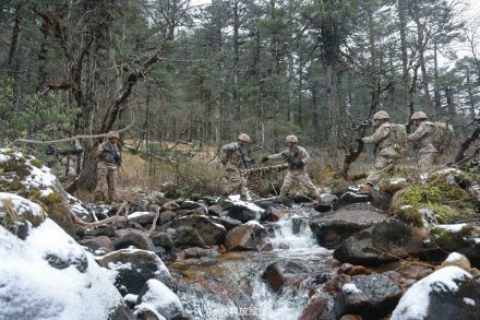 走起!带你看墨脱边防军人的巡逻路 走起!带你看墨脱边防军人的巡逻路