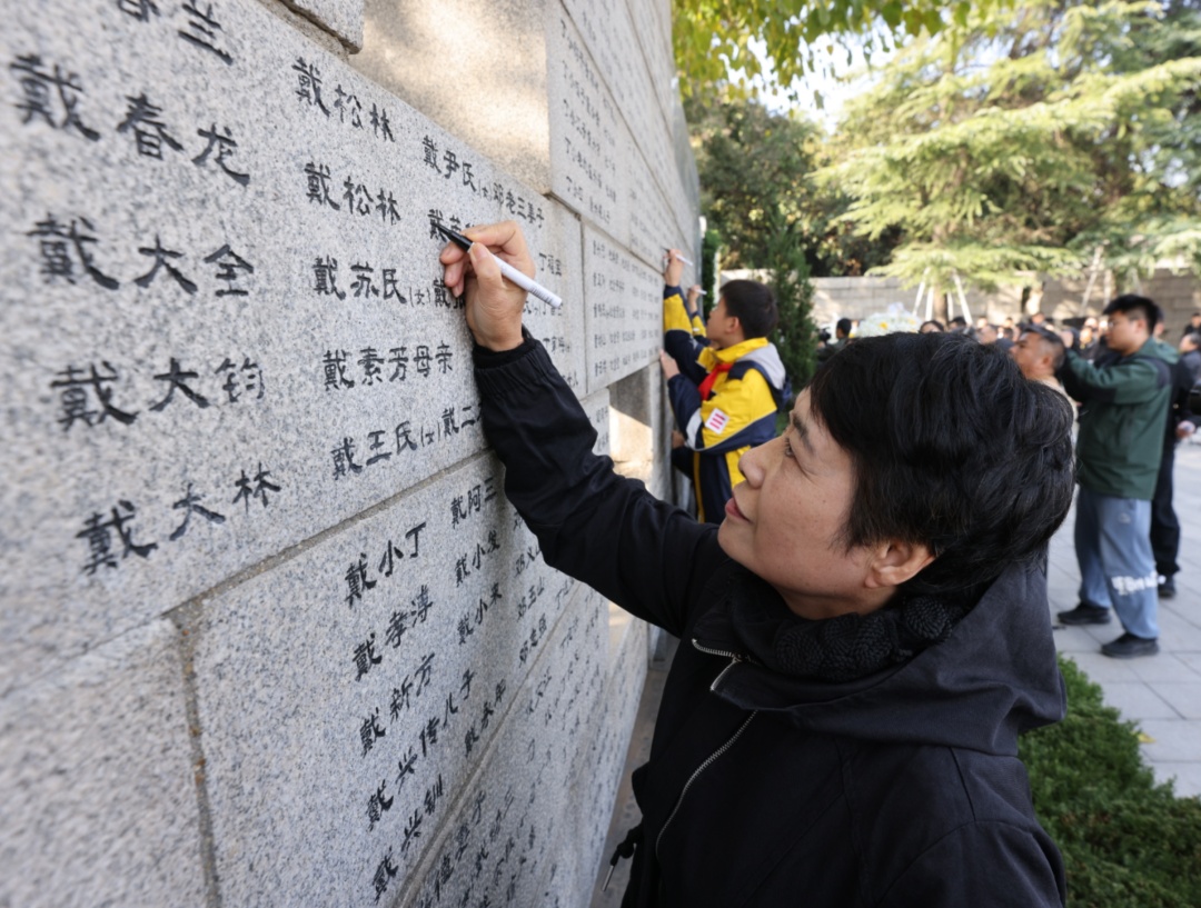 “我今年已经96岁，不能等了！”