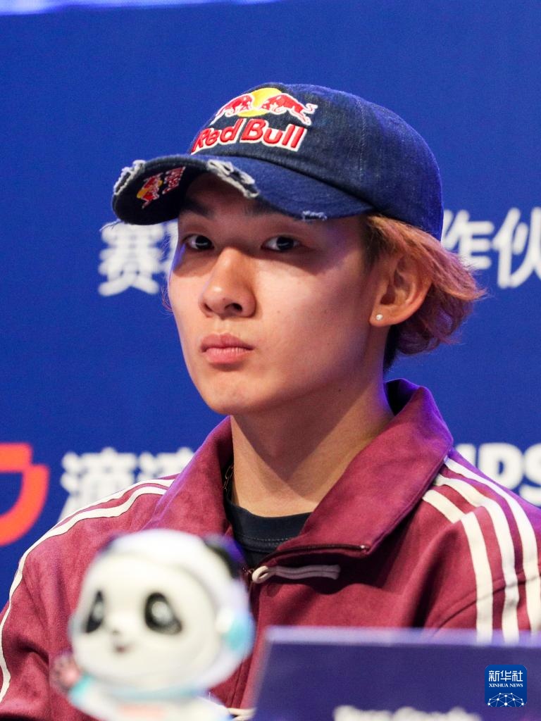 国际雪联大跳台世界杯北京站举行运动员见面会