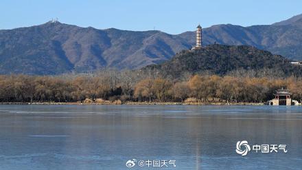 冰封时刻 北京颐和园昆明湖开启镜面模式 冰封时刻 北京颐和园昆明湖开启镜面模式