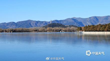 冰封时刻 北京颐和园昆明湖开启镜面模式 冰封时刻 北京颐和园昆明湖开启镜面模式