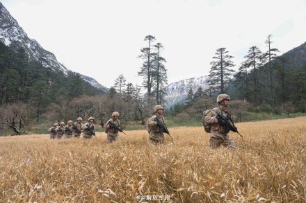 走起!带你看墨脱边防军人的巡逻路 走起!带你看墨脱边防军人的巡逻路