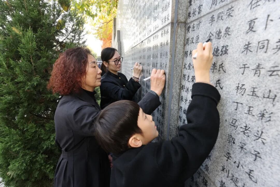 “我今年已经96岁，不能等了！”