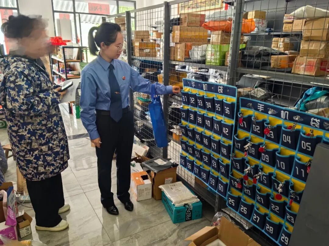 学校周边商店租手机给学生玩，家长焦虑，学校头疼，能管管吗？能！