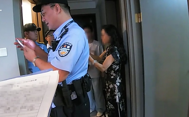 杭州男子藏在面膜盒的一斤多重金条突然消失！警察上门调查，真相居然是......