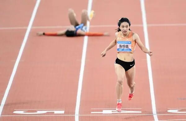 宁波“小飞人”陈妤颉分享短跑“双冠王”背后的故事