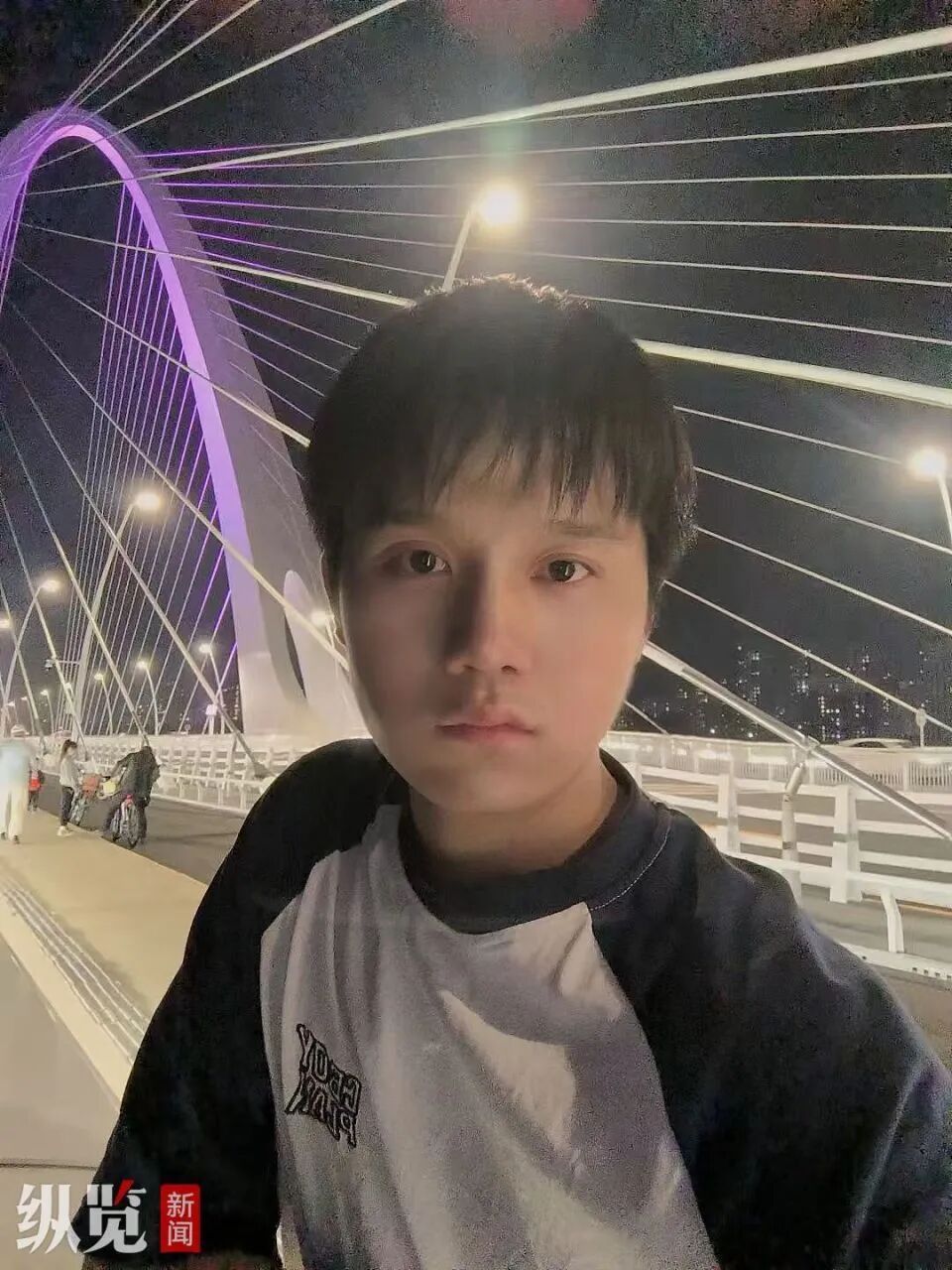 28岁男子攀登西藏洛堆峰失联超48小时，出发前在网上约了“搭子”，家属：悬赏5万寻人，多轮搜寻仍无踪迹；当地公安称仍在搜救中