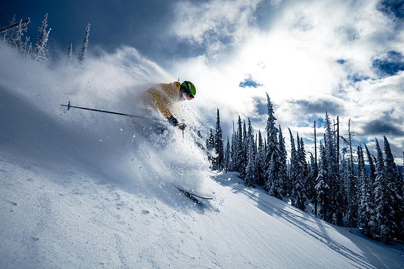 新雪季开启！新手也能放心冲的滑雪安全指南来了