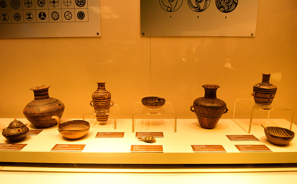 几何纹+小蛮腰 3600年前的“涂鸦款”罐罐超美 几何纹+小蛮腰 3600年前的“涂鸦款”罐罐超美