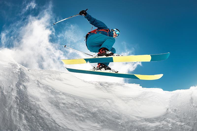 新雪季开启！新手也能放心冲的滑雪安全指南来了