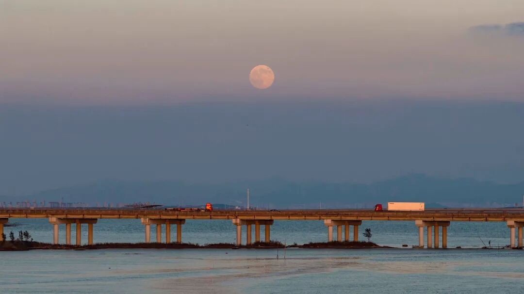 注意时间!今年最后一次“超级月亮” 注意时间!今年最后一次“超级月亮”