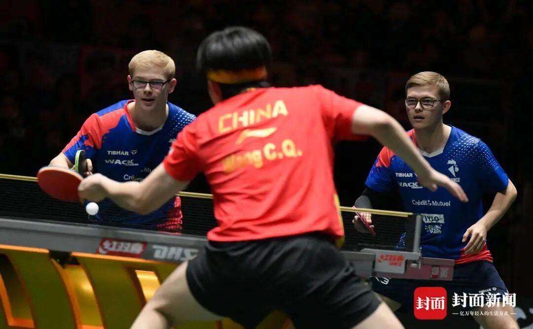 成都刮起“法国旋风” “眼镜侠”勒布伦兄弟闪耀混团世界杯