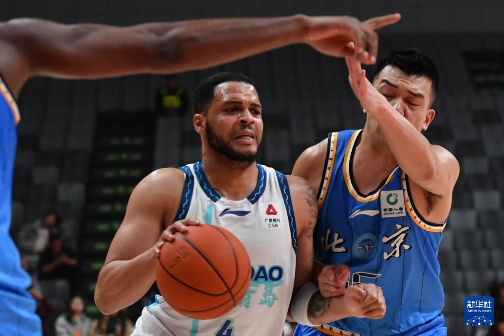 CBA俱乐部杯赛：青岛崂山啤酒胜北京北汽