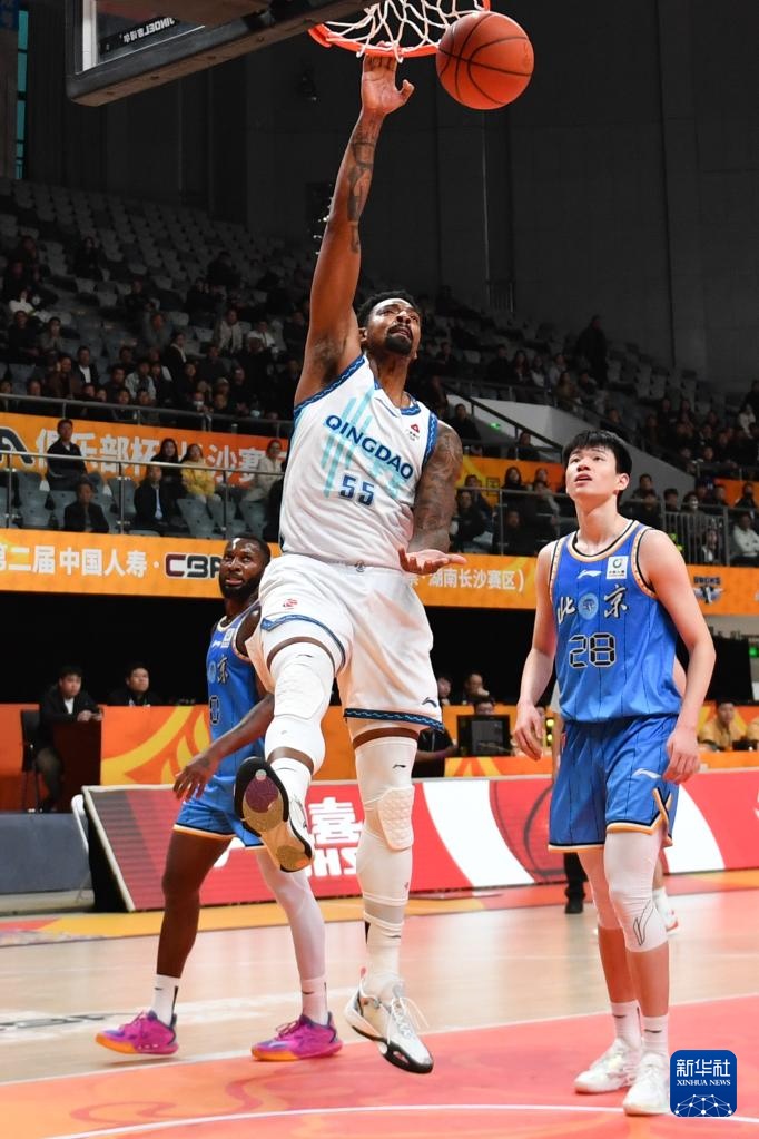 CBA俱乐部杯赛：青岛崂山啤酒胜北京北汽