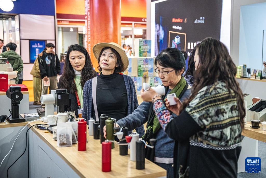 云南普洱：博览会上的茶咖相遇