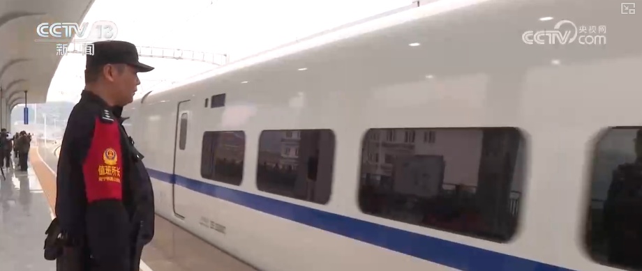 畅通“大动脉”为经济发展“添”动能 强劲钢铁“脉动”彰显经济蓬勃活力