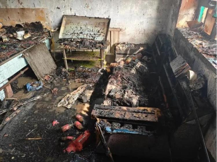 燃烧后可达800℃ 消防实验告诉你高空抛烟头有多危险